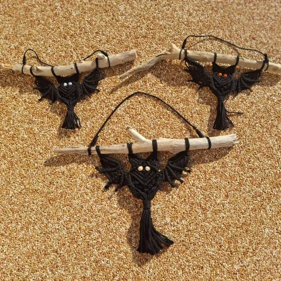 Chauve souris en macramé